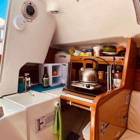 Hotel Surfbird Cozy Sailboat Escape Lisboa Exterior foto