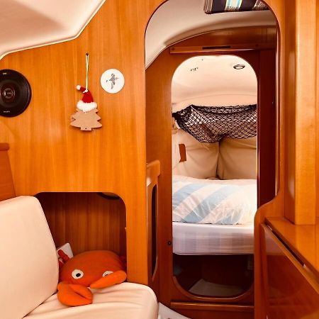 Hotel Surfbird Cozy Sailboat Escape Lisboa Exterior foto
